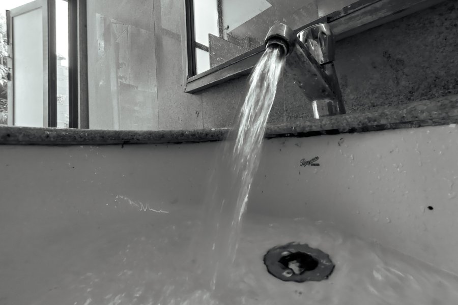  Eau qui coule après utilisation d'un déboucheur chimique